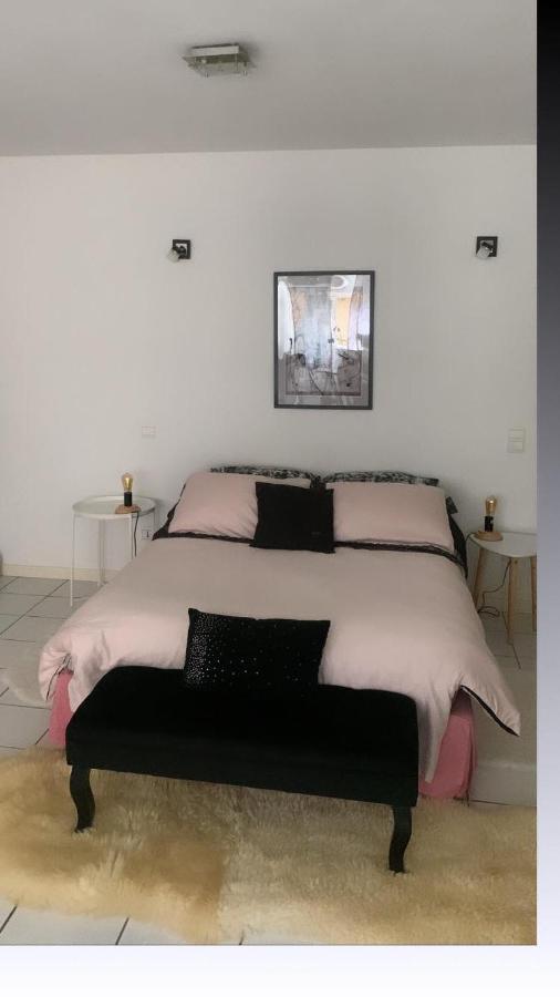 Chambre D'Hotes The Yellow Cube Aubiere Luaran gambar
